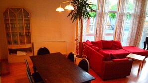 Hus, 4 soverom | Spiseområde på rommet
