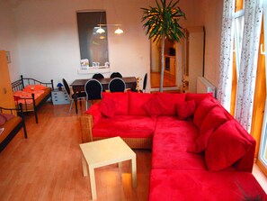 House, 4 Bedrooms | Living room | TV - Ferienhaus Henn G1 (Siegburg)