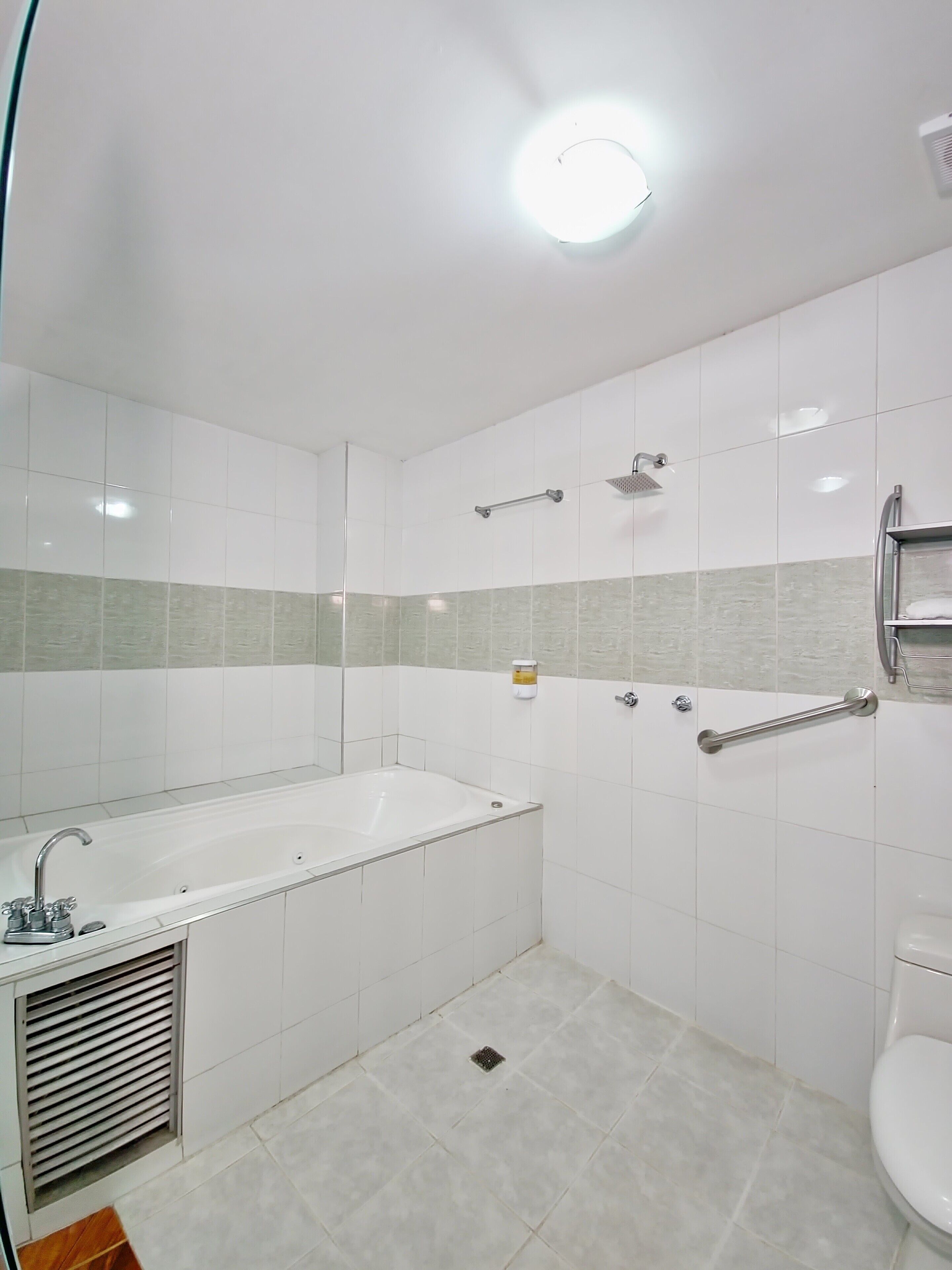 Foto - Hotel Avenida 3 Real en el norte de Cali