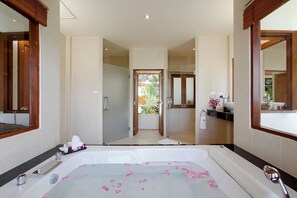 Luxury Villa, Multiple Bedrooms, Sauna, Sea View | Bathroom | Slippers, towels - Patong Hill Estate 8 (Patong)