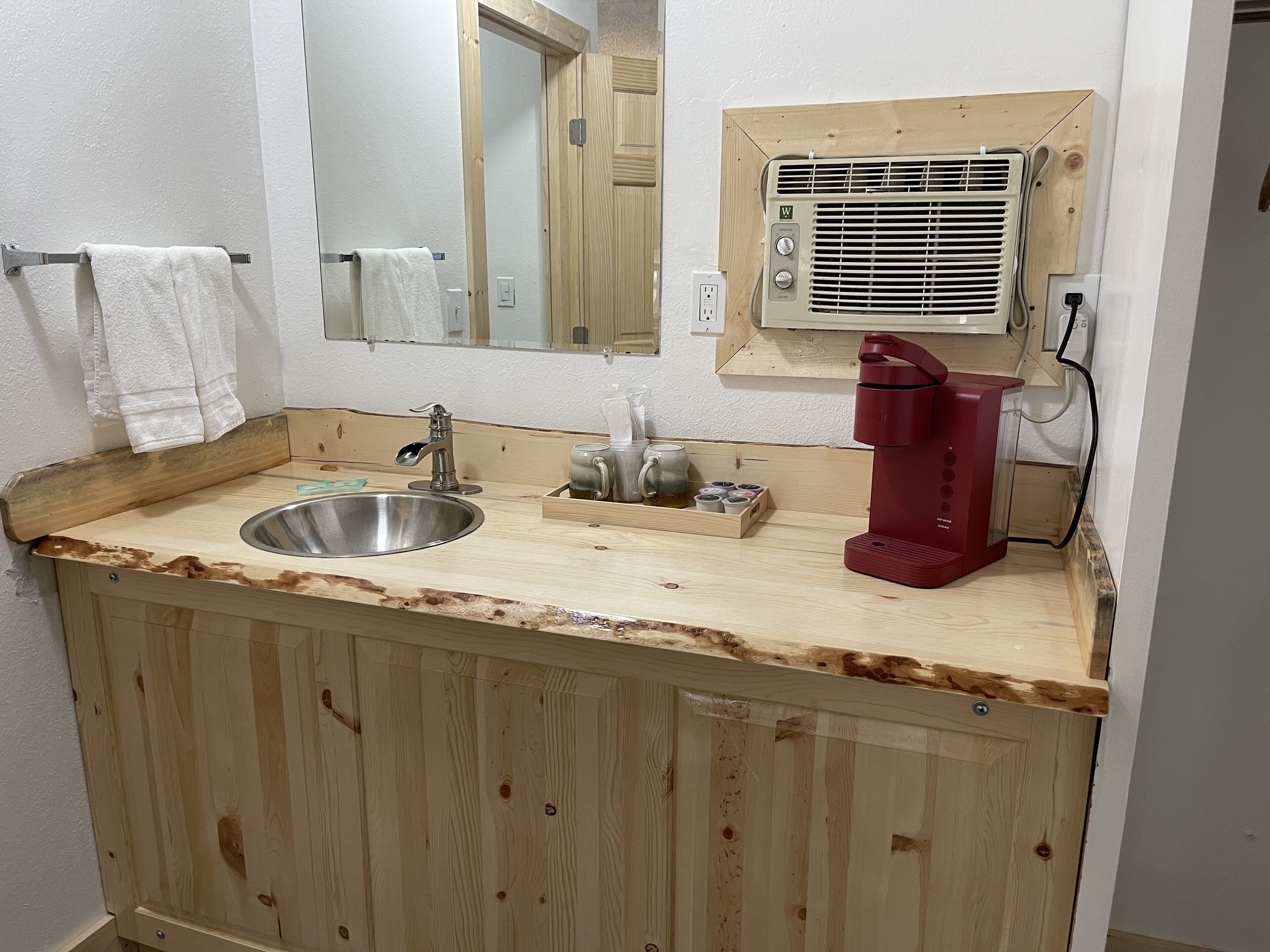 #21 Remodeled Double Queen Room | Blackout curtains, iron/ironing board, rollaway beds, free WiFi