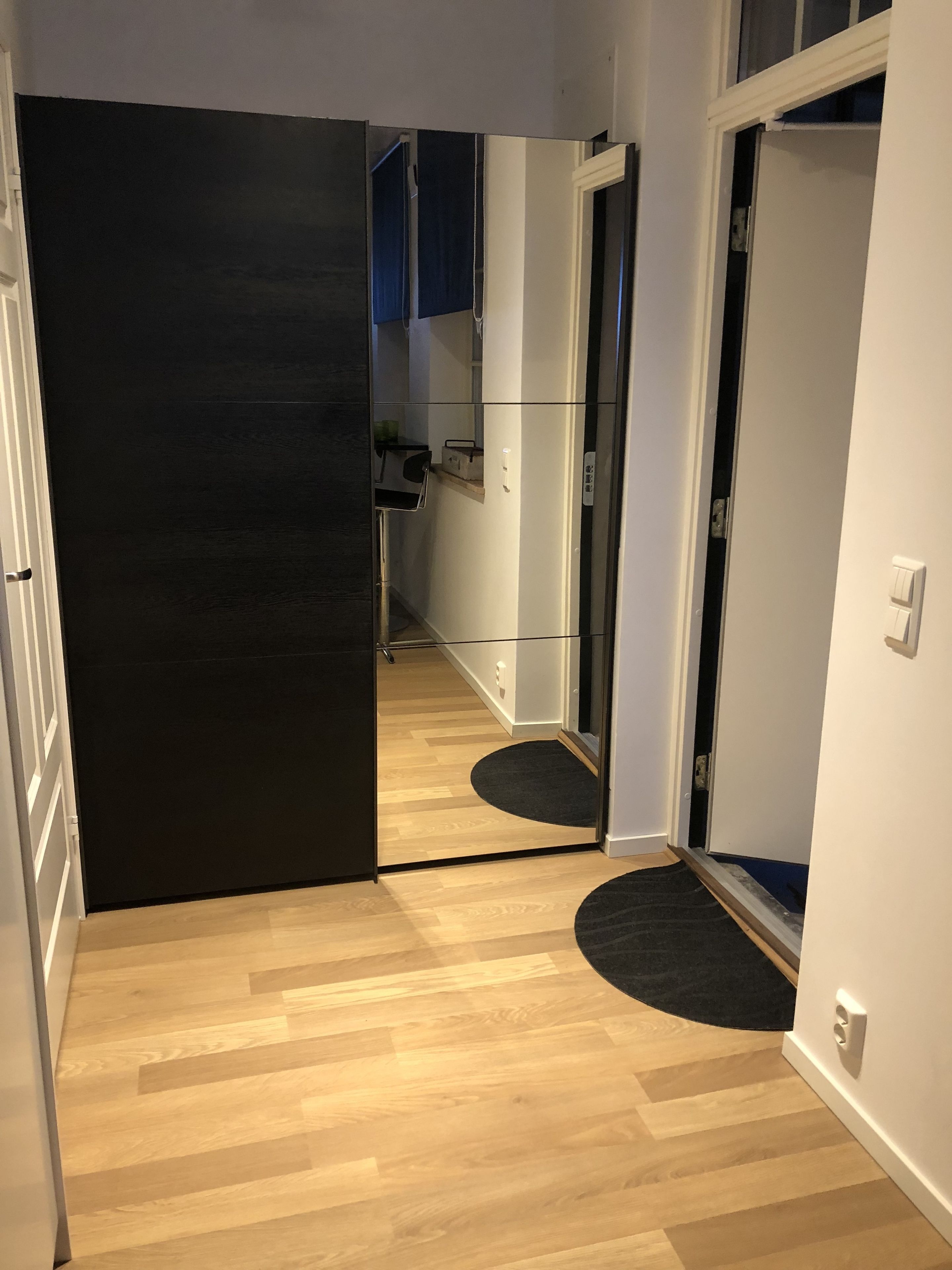 Lägenhet | 1 sovrum, individuell inredning, unika möbler och skrivbord