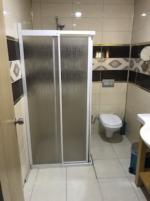 Deluxe Room | Bathroom