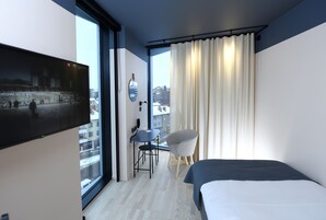 In-room safe, desk, iron/ironing board, free WiFi