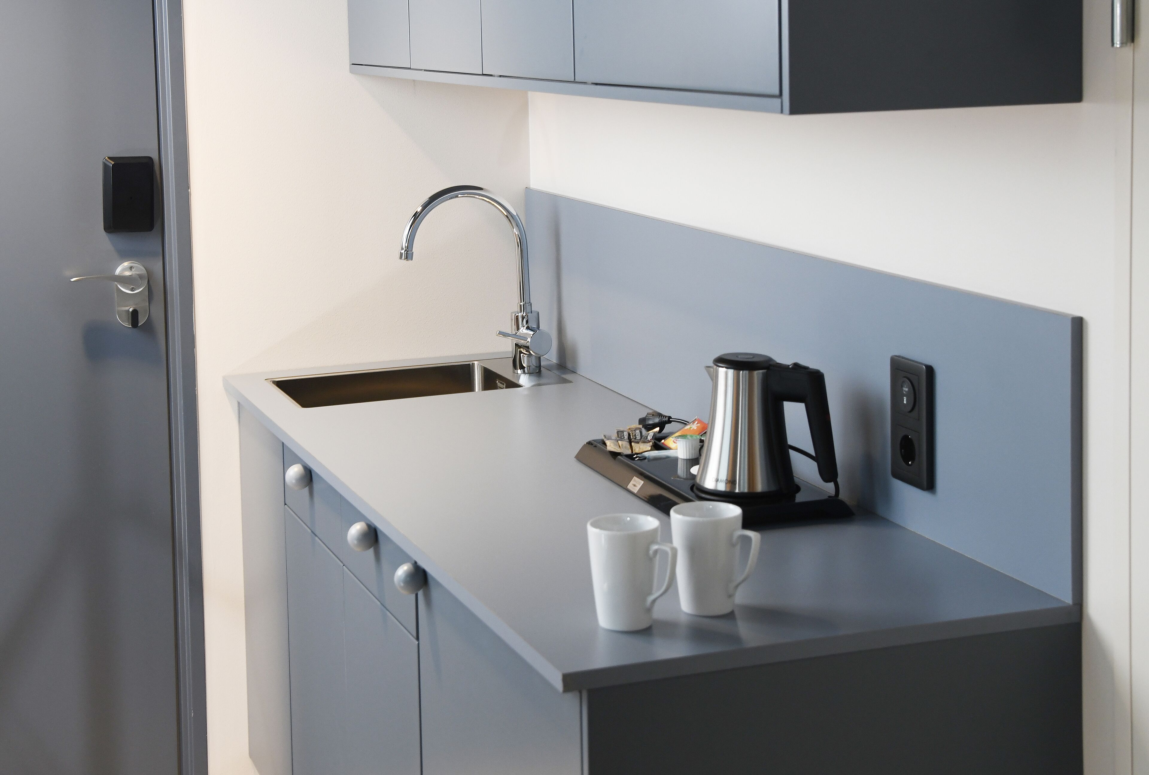 coffee/tea maker, electric kettle