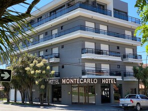Exterior - Montecarlo Apart Hotel (Mar del Plata)