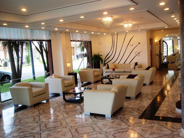 Lobby - Montecarlo Apart Hotel (Mar del Plata)