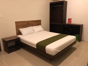 Standard Room | 1 bilik tidur, meja, cadar katil