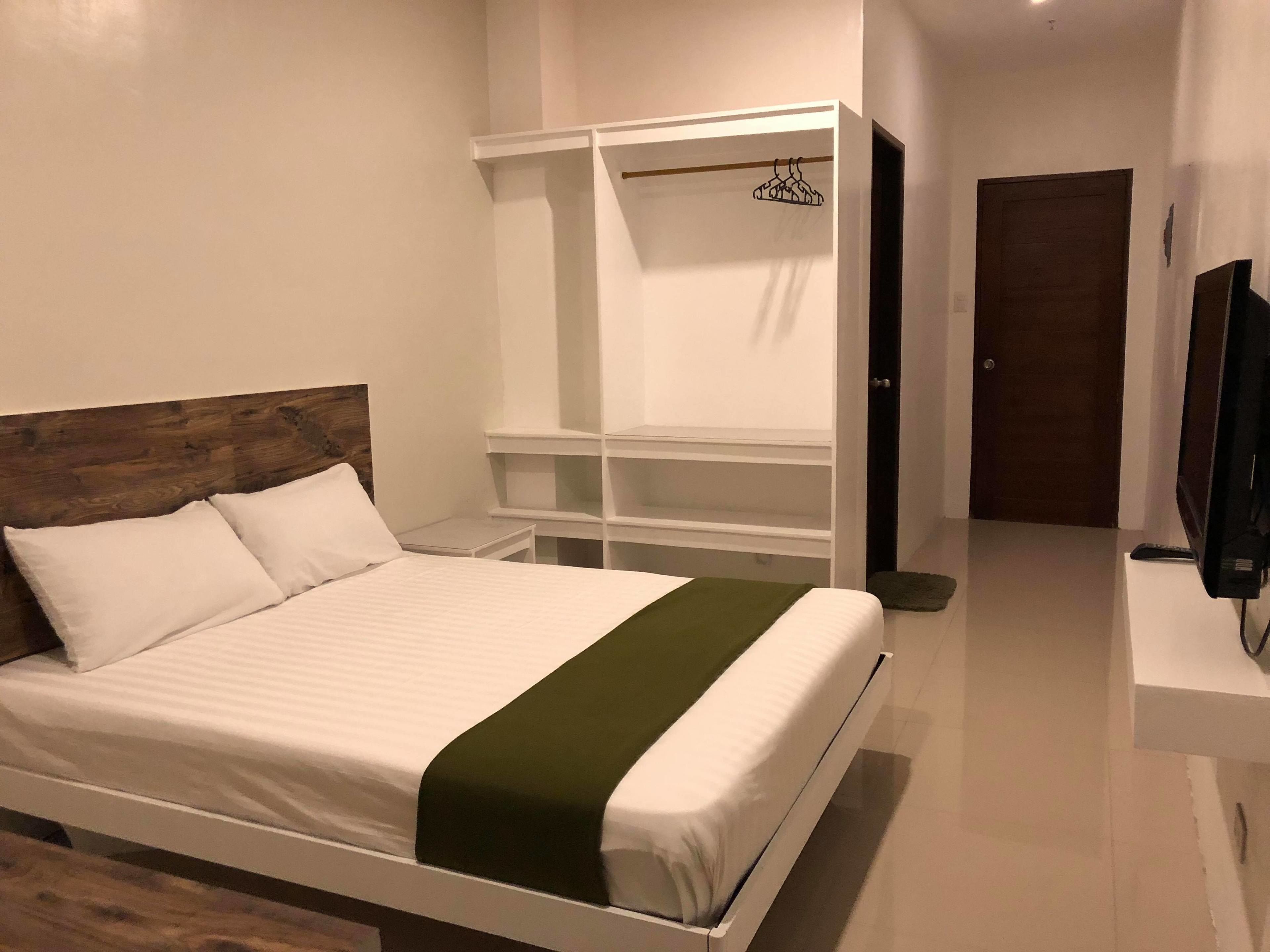 Superior Room | 1 bedroom, desk, bed sheets