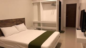 Chambre Supérieure | 1 chambre, bureau, draps fournis