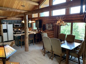 Full-size fridge, microwave, oven, stovetop