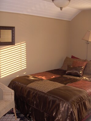 3 室のベッドルーム、旅行用ベビーベッド、WiFi (無料)、ベッドシーツ