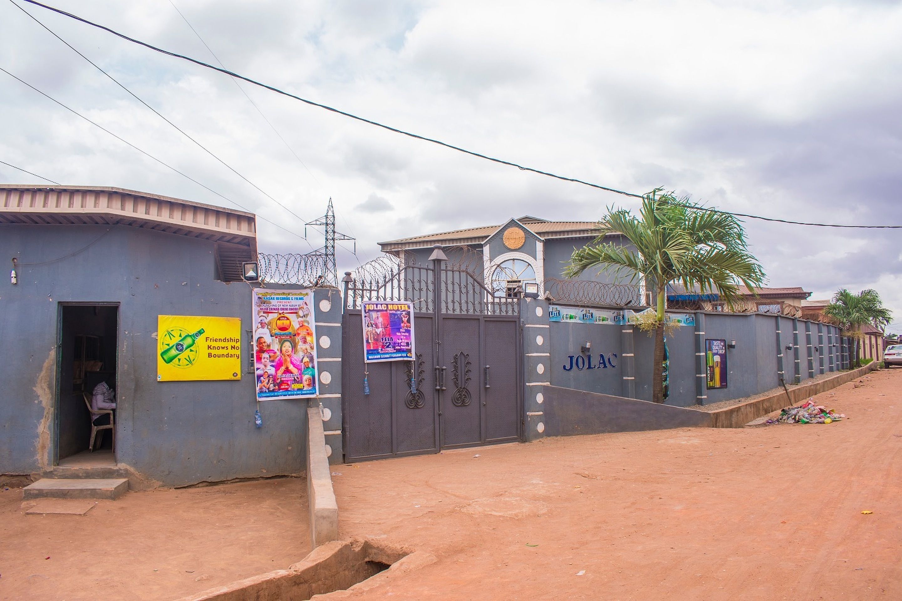 Entrée de l’hébergement