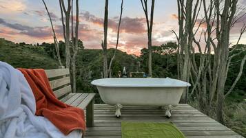 Friesian Luxury Safari Tent | Deep soaking bathtub