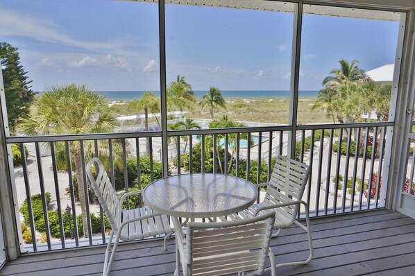 Outdoor dining - Just steps to 2 miles of private beach! Relaxing family villa. C2624C (Englewood)