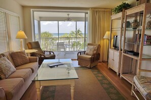 TV, DVD player - Just steps to 2 miles of private beach! Relaxing family villa. C2624C (Englewood)