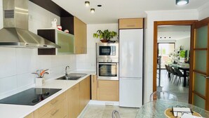 Coffee/tea maker, fridge, microwave, oven - BEACH FRONT, SPA, SWIMMING POOLS, TENNIS, PADDLE, LARGE GARDEN, PLAYGROUND, CHILDREN'S PLAYGROUND, PLAYGROUND, TENNIS COURTS, PADDLE, LARGE GARDEN, CHILDREN'S PLAYGROUND, CHILDREN'S PLAYGROUND, CHILDREN'S PLAYGROUND. (O Grove)