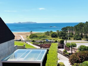 Property grounds - BEACH FRONT, SPA, SWIMMING POOLS, TENNIS, PADDLE, LARGE GARDEN, PLAYGROUND, CHILDREN'S PLAYGROUND, PLAYGROUND, TENNIS COURTS, PADDLE, LARGE GARDEN, CHILDREN'S PLAYGROUND, CHILDREN'S PLAYGROUND, CHILDREN'S PLAYGROUND. (O Grove)