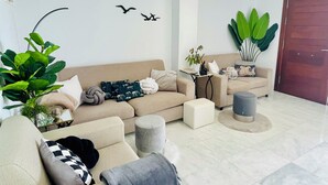 Smart TV, DVD player, books - BEACH FRONT, SPA, SWIMMING POOLS, TENNIS, PADDLE, LARGE GARDEN, PLAYGROUND, CHILDREN'S PLAYGROUND, PLAYGROUND, TENNIS COURTS, PADDLE, LARGE GARDEN, CHILDREN'S PLAYGROUND, CHILDREN'S PLAYGROUND, CHILDREN'S PLAYGROUND. (O Grove)