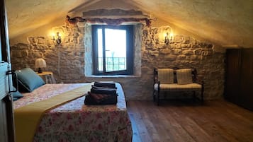 2 bedrooms, iron/ironing board, travel crib, WiFi (free)