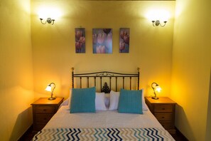 2 bedrooms, iron/ironing board, WiFi, bed sheets - Detached cottage with two terraces and views of sea and mountains (Puntallana)