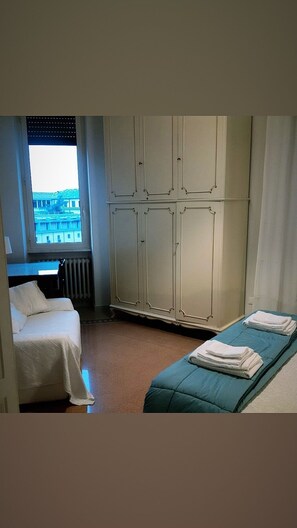 2 bedrooms, iron/ironing board, travel crib, free WiFi