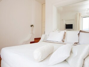 3 slaapkamers, een kluis op de kamer, een strijkplank/strijkijzer