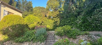 Sainte Maxime: Hus med hage på den franske rivieraen. Terrasse med solarium.