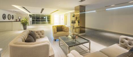Sala de estar en el lobby