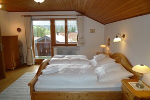 2 Schlafzimmer, Zimmersafe, Bügeleisen/Bügelbrett, kostenloses WLAN