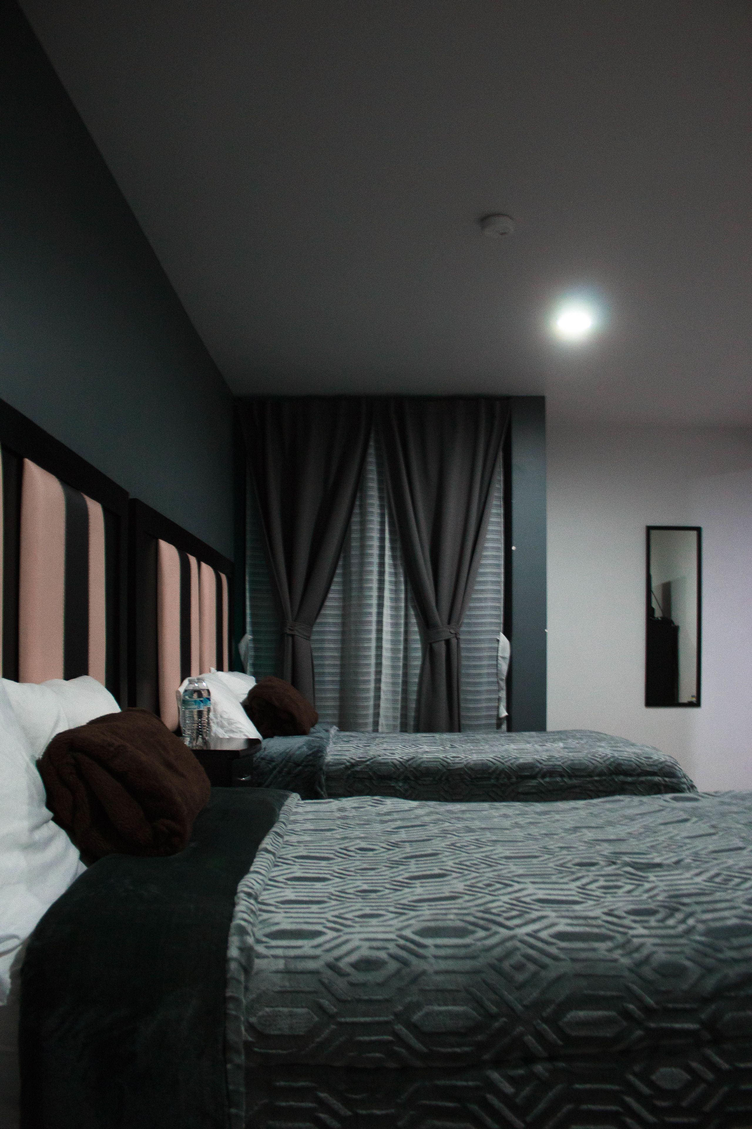 Business Room | Blackout drapes, iron/ironing board, free WiFi, bed sheets