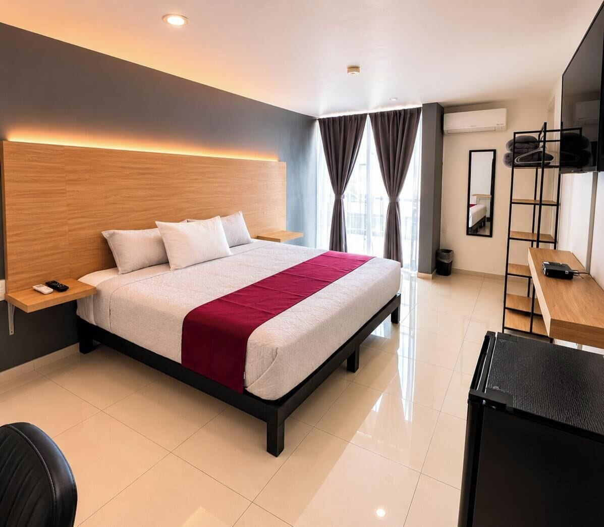 Suite | Cortinas opacas, tabla de planchar con plancha, wifi gratis