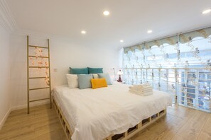 1 makuuhuone, untuvapeitot, ilmaiset minibaarituotteet, pimennysverhot