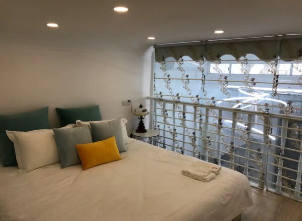 Deluxe Loft, Non Smoking, Refrigerator & Microwave