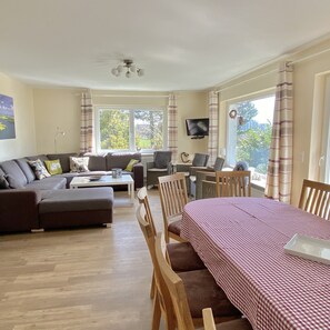 Smart TV, DVD player, table football, ping pong