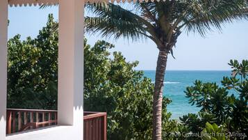 Luxury-Zimmer, Mehrere Betten, Meerblick | Terrasse/Patio