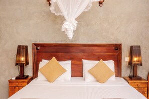 Luxury Room, Multiple Beds, Ocean View | 1 bedroom, free WiFi, bed sheets - Central Beach Inn (Mirissa)
