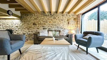 Télévision, jeux vidéo, livres, chaßne hi-fi