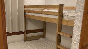 2 bedrooms, free WiFi