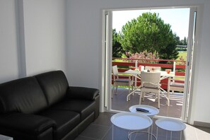 TV - Luxury apartment 45m2 Golf of La Grande-Motte + private pool + sea (La Grande-Motte)