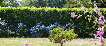 Les Hortensias, 2 ou 3 chambres . Grand jardin, parking. Proche Carnac, LorientâŠ