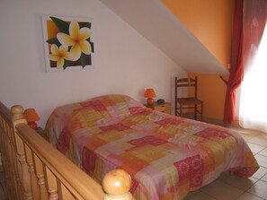 2 makuuhuonetta, silitysrauta/-lauta, Wi-Fi, vuodevaatteet