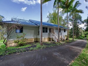 Exterior -  Waipio Valley and Ocean View (Honokaa)