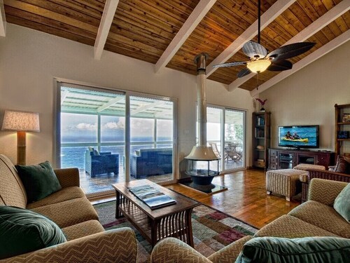  Waipio Valley and Ocean View