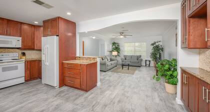 Stunning Fully Remodeled House with Heated Pool! 30%OFF