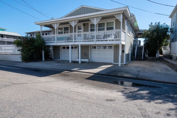 Ocean front cottage waiting for you to make some memories!