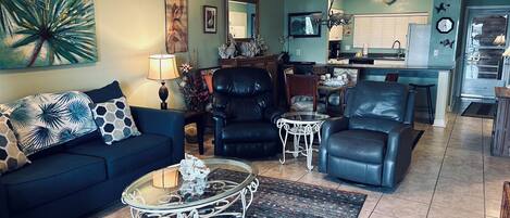 Smart TV, DVD player, books, stereo