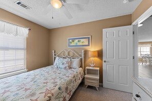 4 Schlafzimmer, Bügeleisen/Bügelbrett, kostenloses WLAN, Bettwäsche