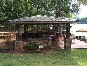 Outdoor dining - Private Lakeside, private Dock, Outddor Kitchen Fire Pit & More (Chappells)