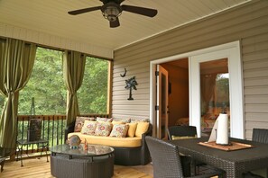 Outdoor dining - Private Lakeside, private Dock, Outddor Kitchen Fire Pit & More (Chappells)